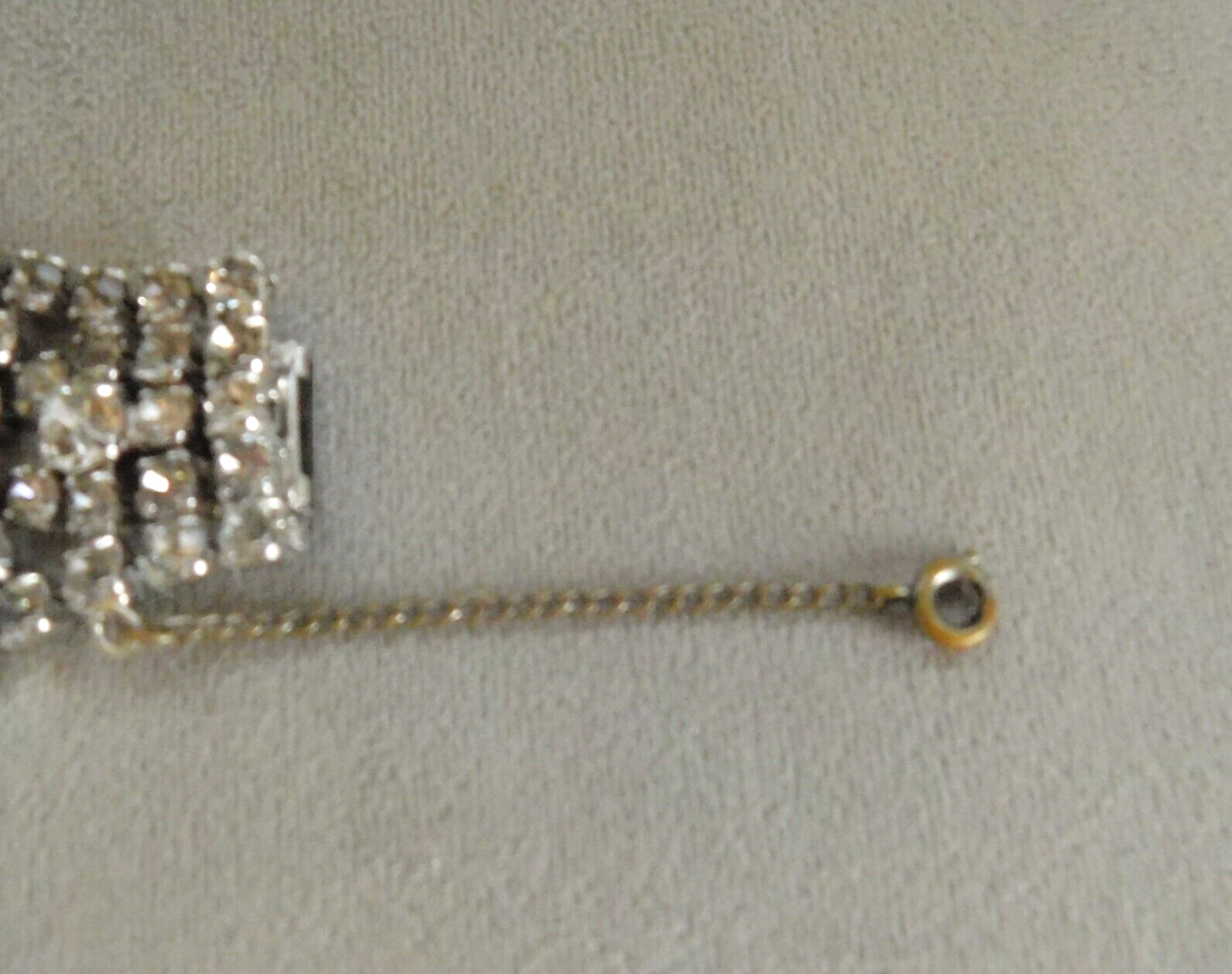 VINTAGE ART DECO LIGHT GRAY and CLEAR RHINESTONE CUFF BRACELET 7 1/4″ long