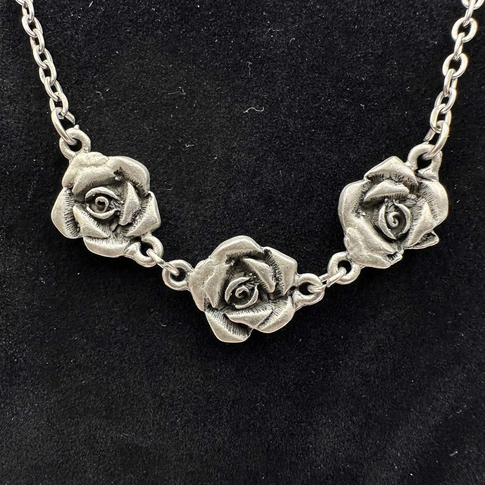 Y2K Pewter Floral Rose Charm Boho Chic Romance Witch Nature Goth Necklace Prom