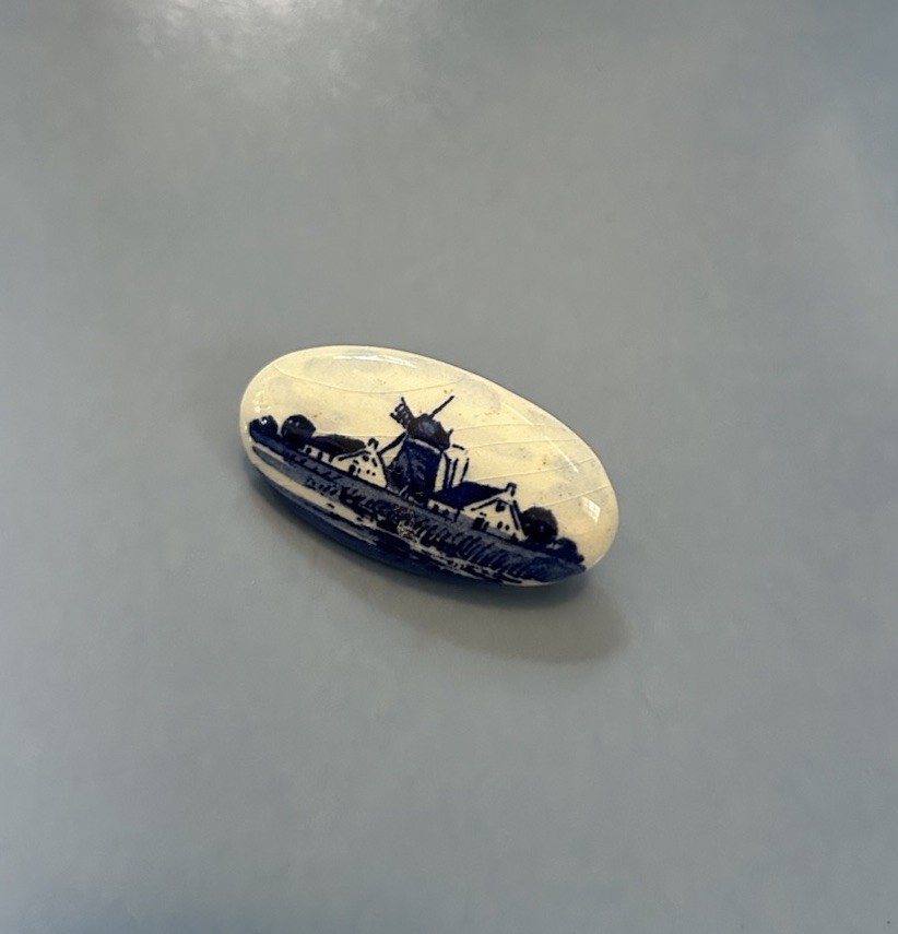 Vintage Dutch/Holland blue white porcelain pin with windmill buildings