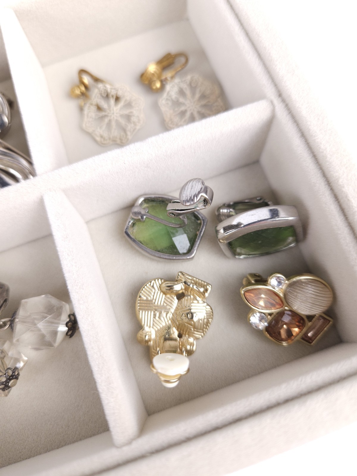 Large Lot Of Vintage Estate Antique 80’s 90’s Clip-On And Tension Earrings