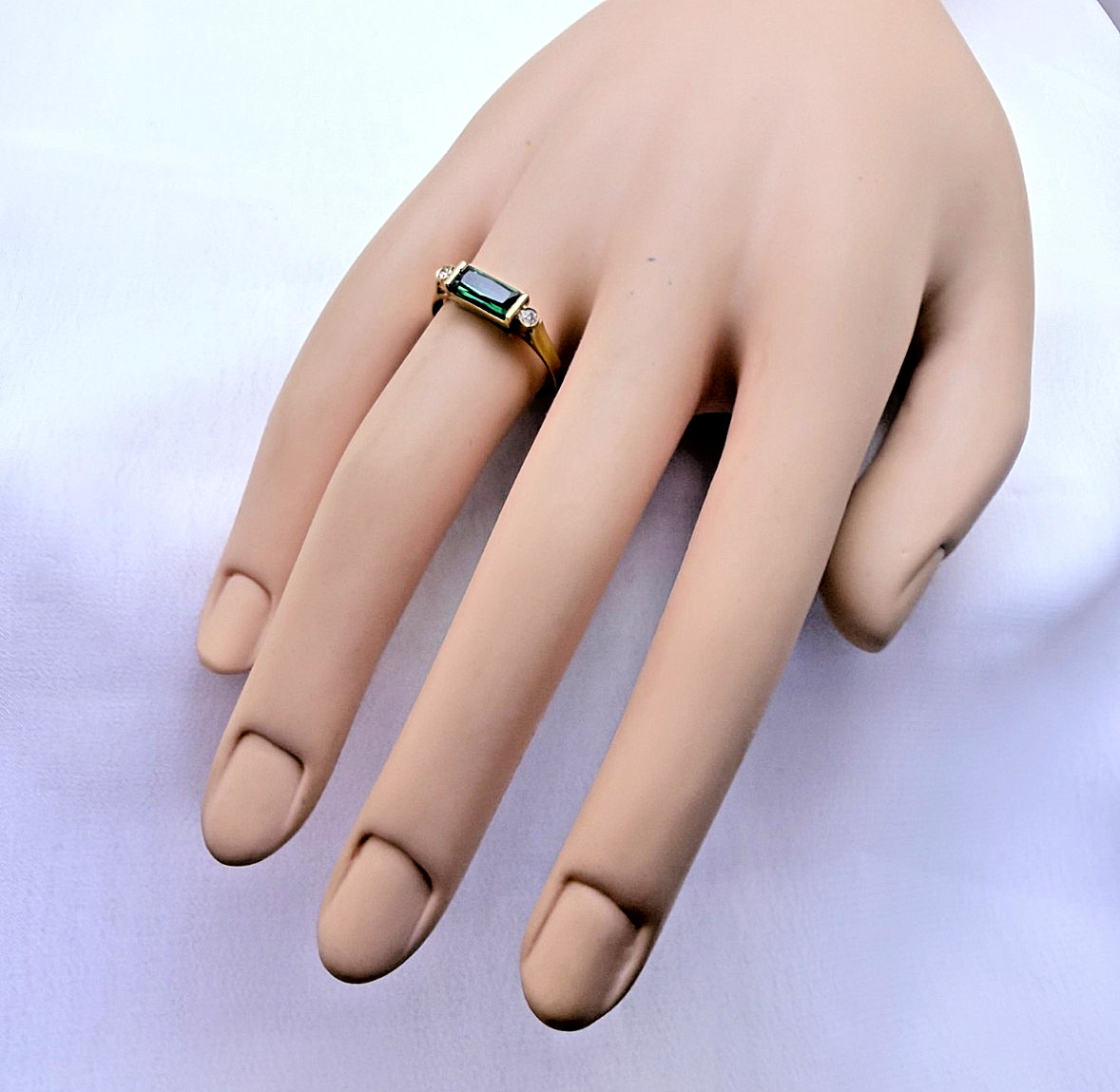 Vintage 18ct Gold Green Tourmaline & Diamond Ring Natural Hallmarked Size 7.5