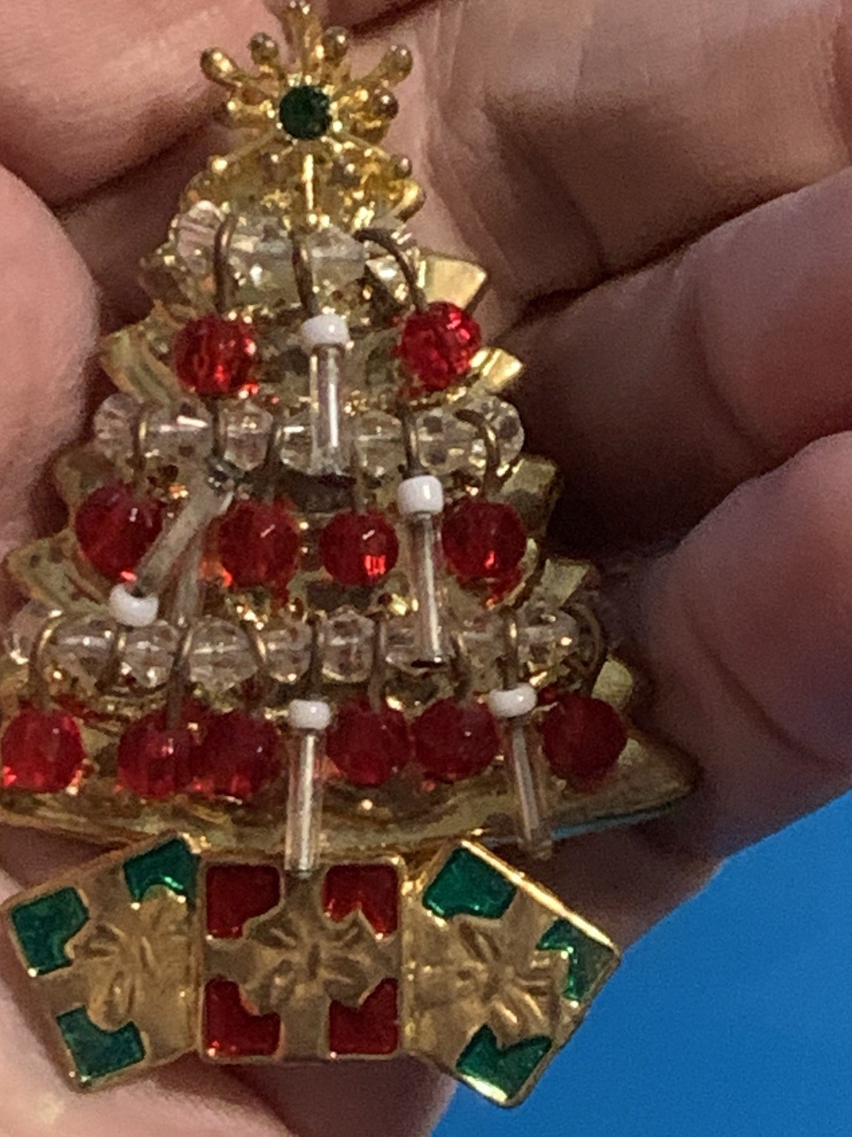 Vintage Collectible KC Marked Christmas Tree Pin Brooch Dangle Beads Presents
