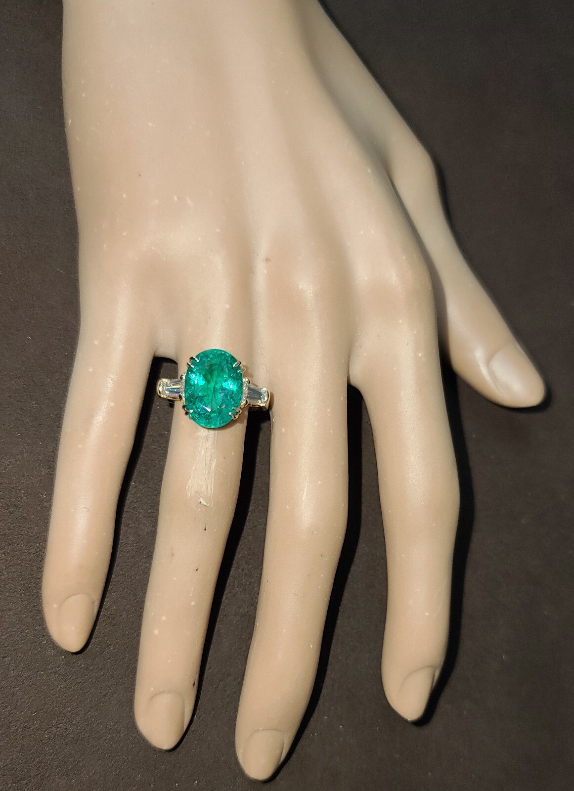 14K Yellow Gold Engagement Ring 5.11CT.Natural Green Emerald Oval Shape GIA Cert