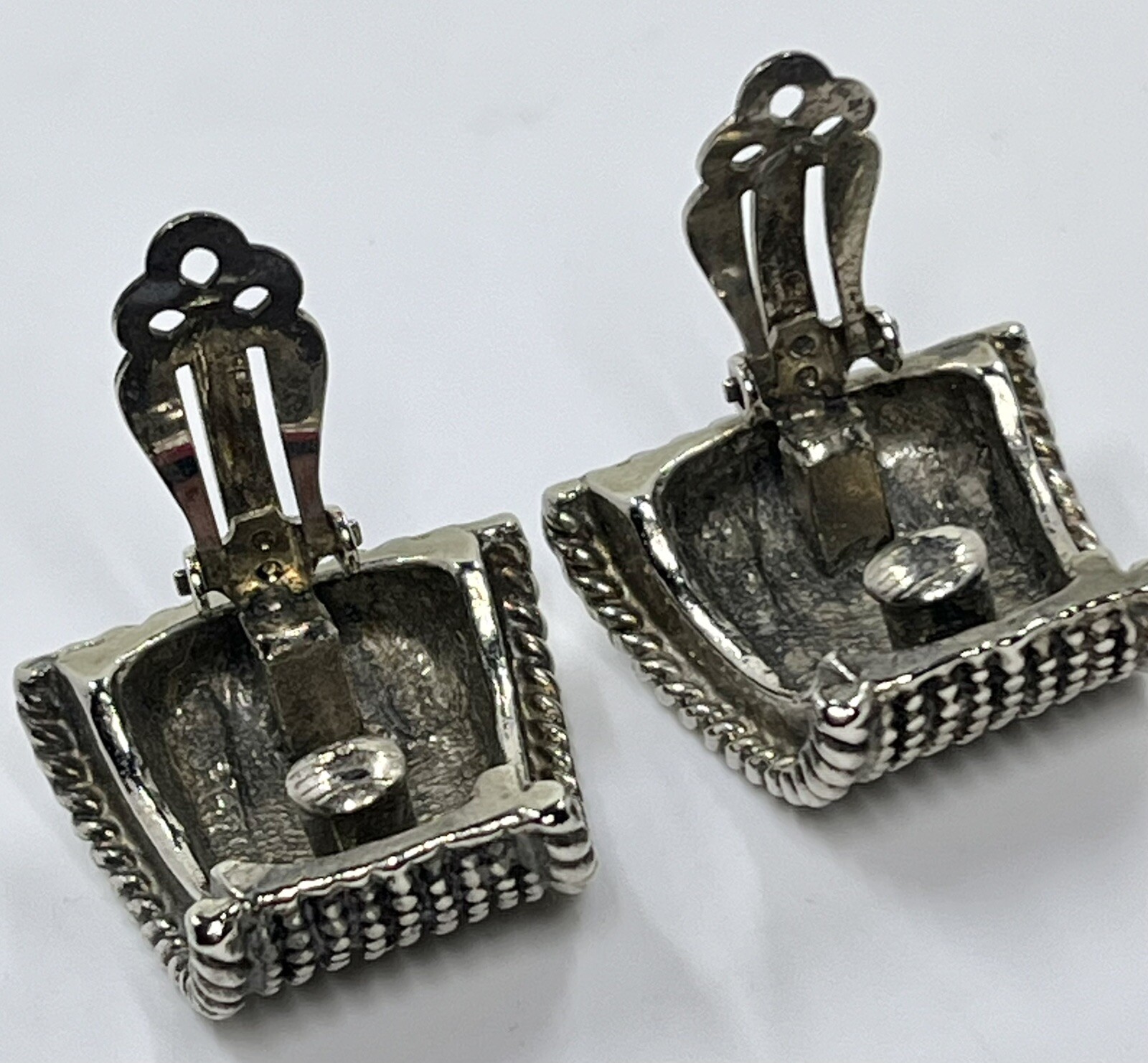 Vintage Gay Boyer Silver Tone Wide Textured Chunky Clip on Earrings (969)