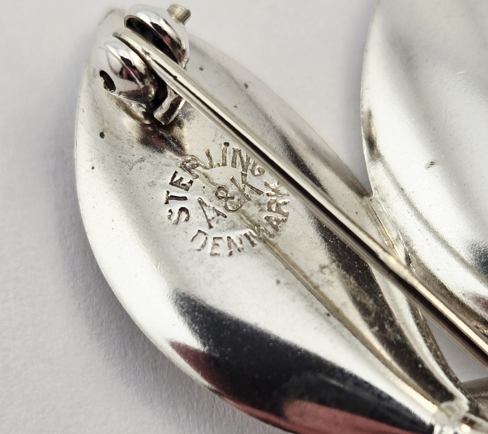 Vintage Aarre Krogh A&K Denmark Sterling Silver Leaf Pin Nature Brooch – 6.8g