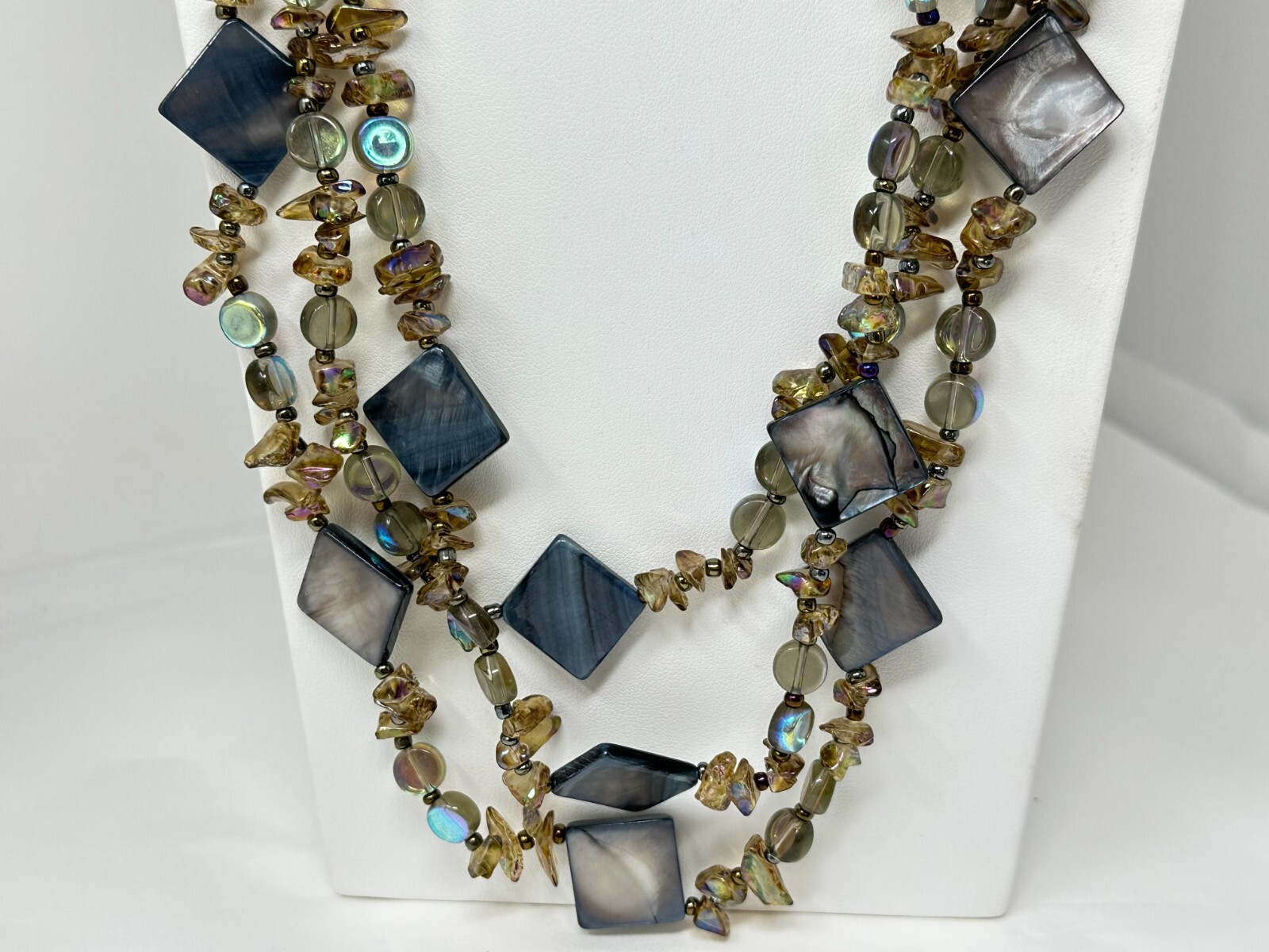 Gorgeous 3-Strand Gray Mother of Pearl and Iridescent Glass Bead 30″ Necklace