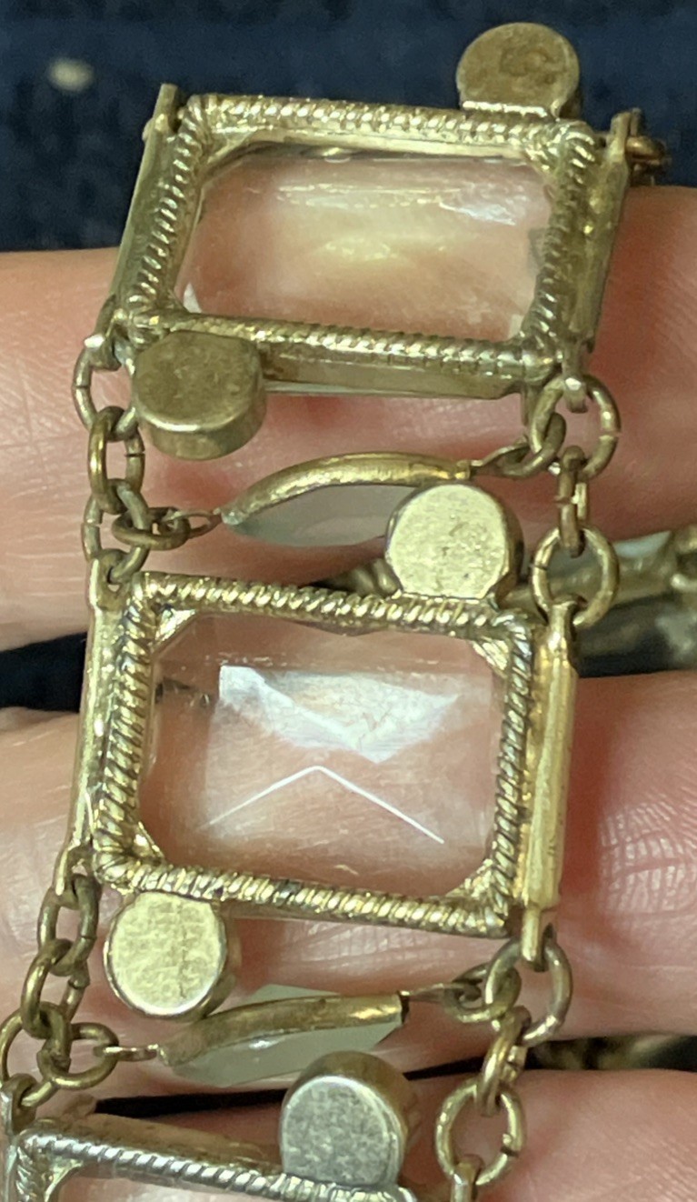 Vntge “Rock Crystal” Lucite/Acrylic Bracelet Rectangle Clear Faceted Panels 7.5”