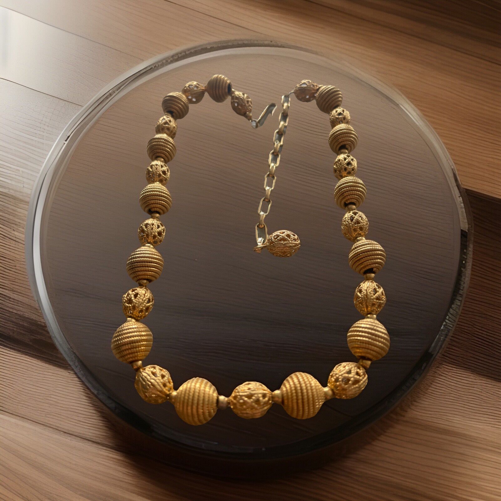 Classic Vintage GoldTone Ribbed & Filigree Round Beaded 13-17″Necklace FX16