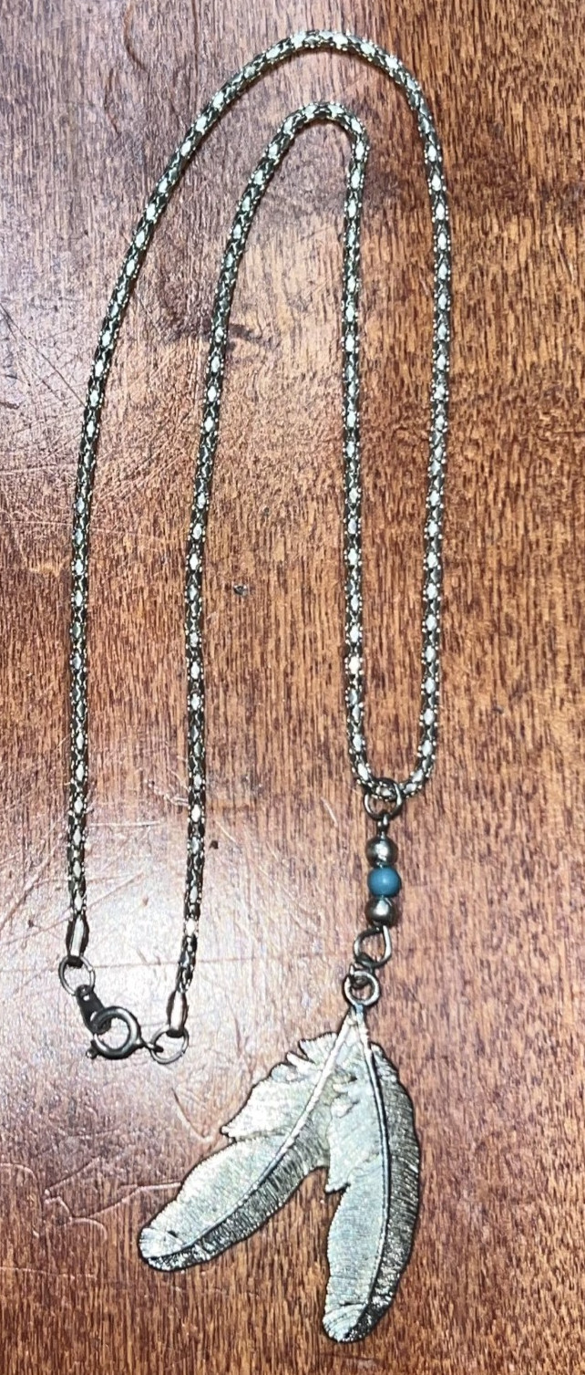 Vtg Southwest Native American Inspired Silver Tone Feather Pendant 18″ Necklace