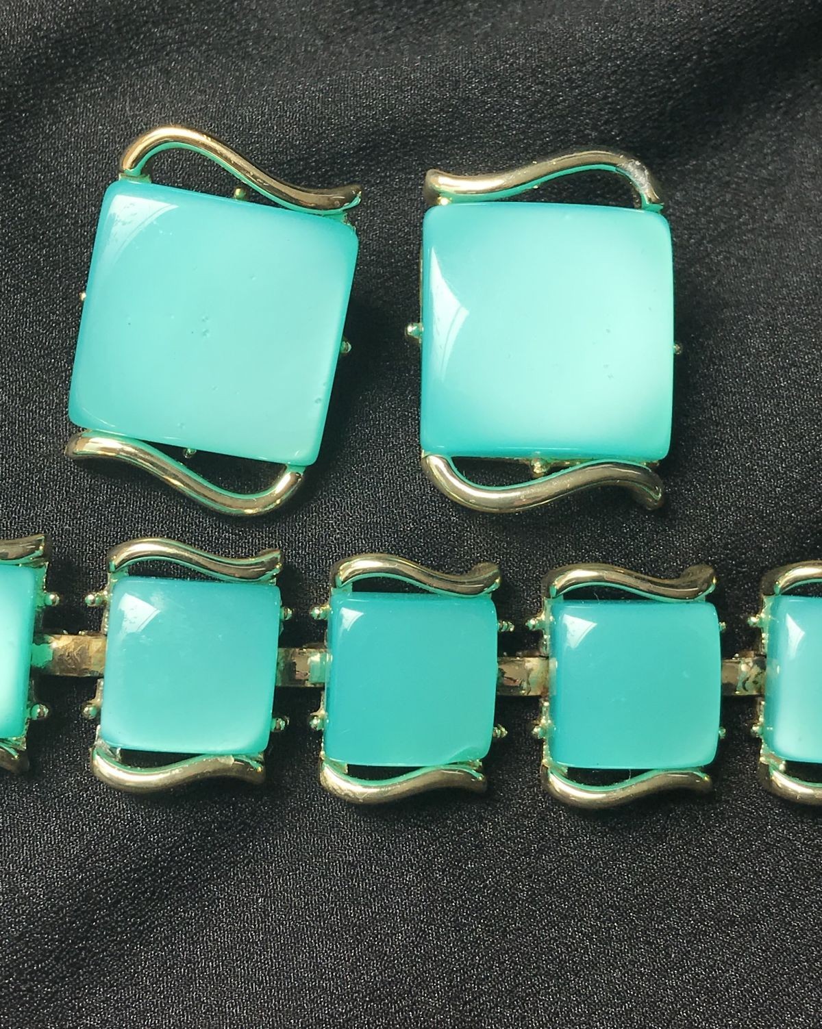 Vintage Link Style Teal Moonglow Thermoset/Lucite Bracelet & Earring Set – MINT
