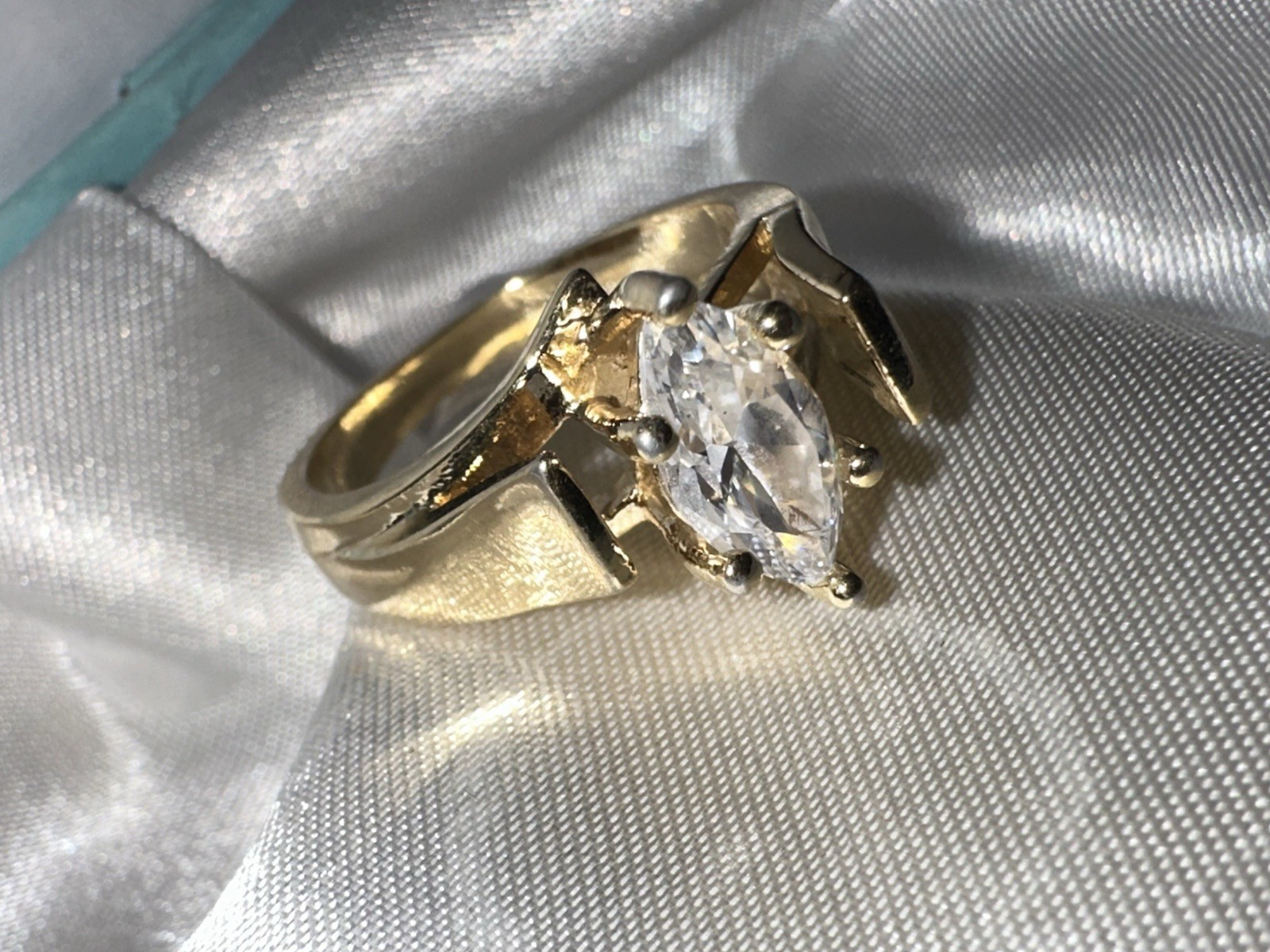 Estate Vintage Gold Tone Dainty Ring Lot Different Stones Some Signed
