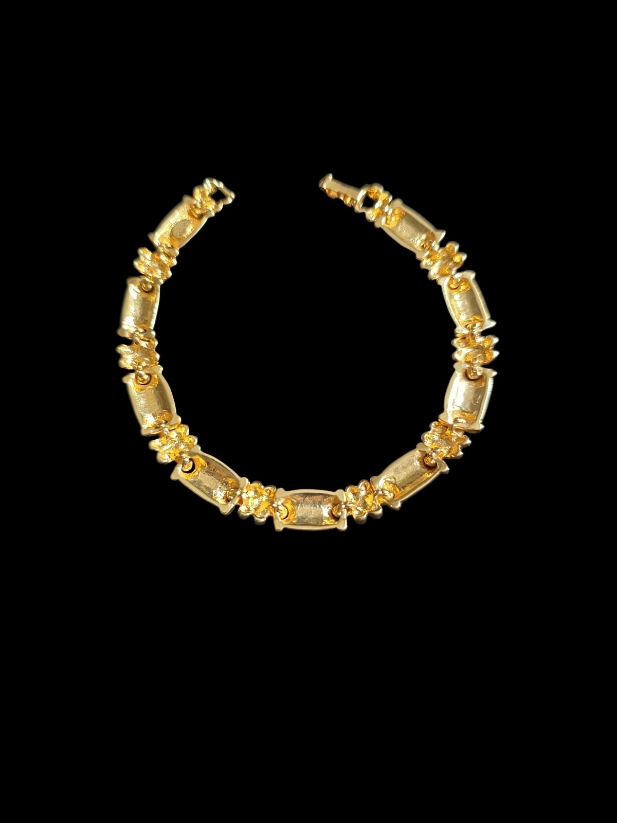 Vintage Joan Rivers Goldtone Rhinstone Bracelet 7 3/4 In