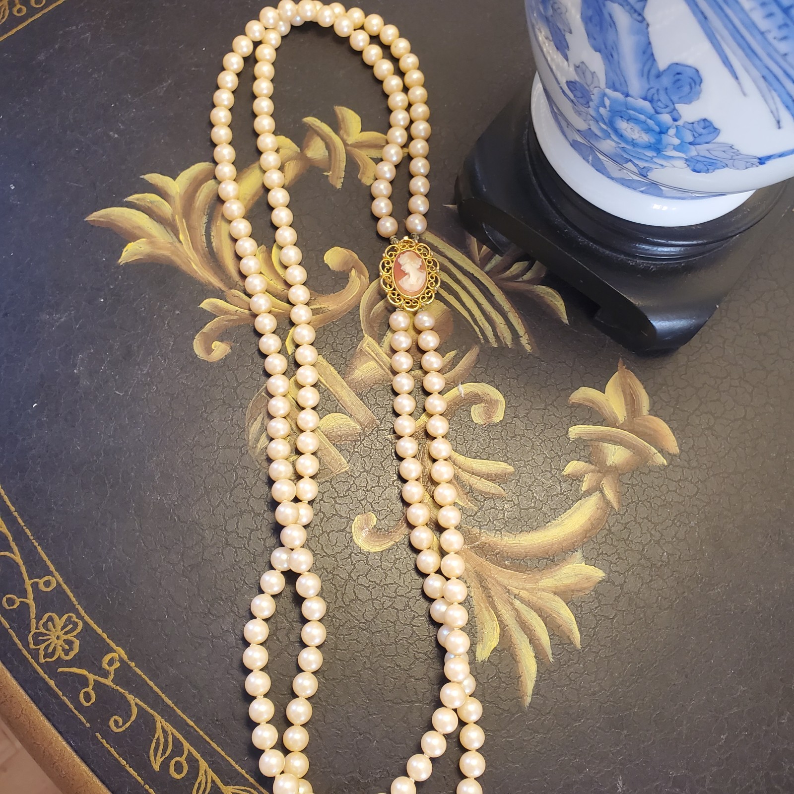 Cameo Dbl Pearl Strand Necklace 27″ Insert Clasp Carved Filigree Hand Knotted