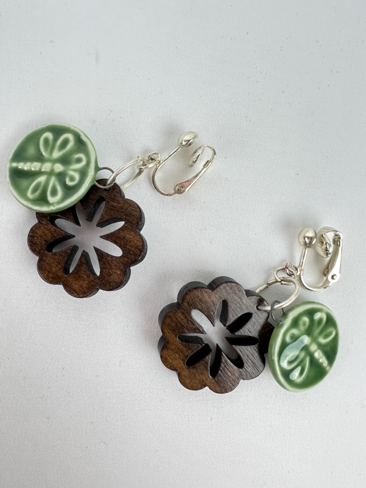 Ceramic & Wood Silver Tone Beads Discs Birds & Dragonfly Necklace & Earring Set
