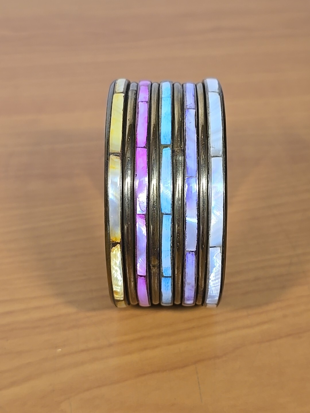 Vtg Brass Bangle Inlay Mother Of Pearl/Abalone Bracelet Multicolor 1.25″ W India