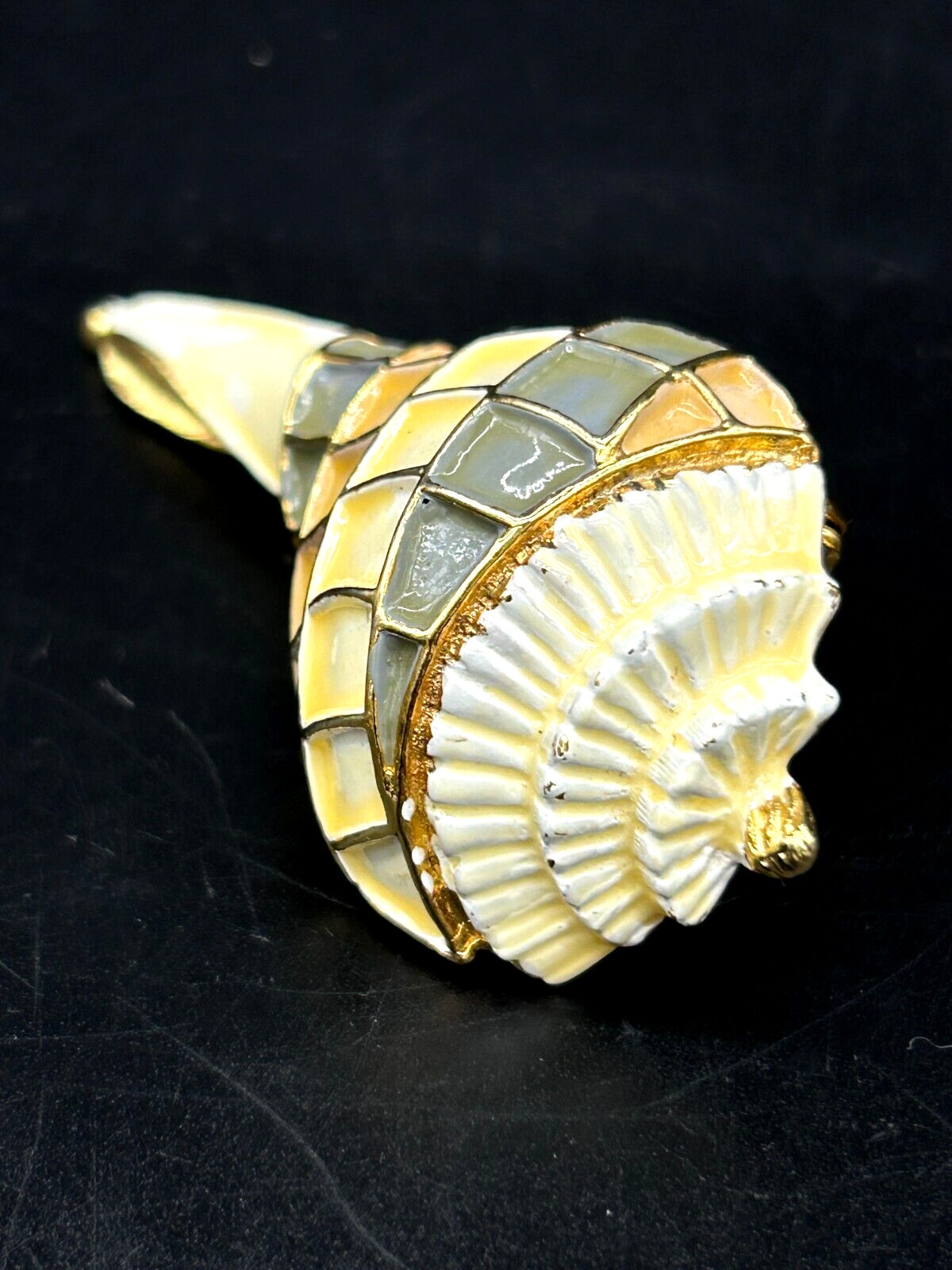 Vintage Enameled Textured Whelk Conch Sea Shell Geometric Figural Brooch Pin