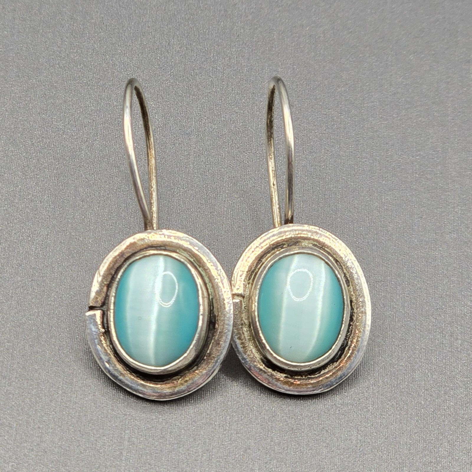 Vintage Sezgin Sterling Silver Blue Cats Eye Drop Earrings Modernist Dangle