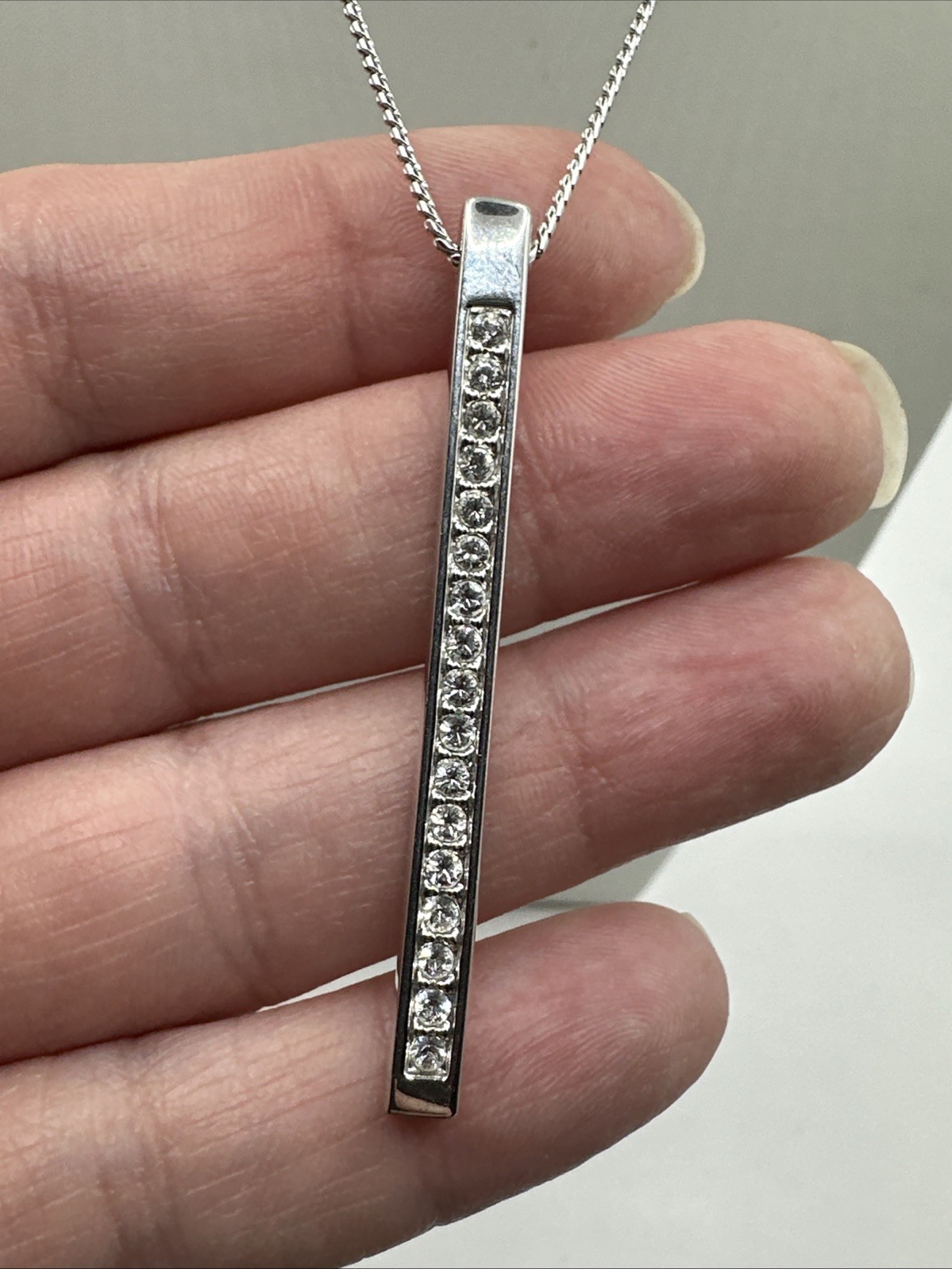 SILVER AUTHENTIC SWAROVSKI CRYSTAL BAR PENDANT NECKLACE CHAIN SIGNED 15-17”
