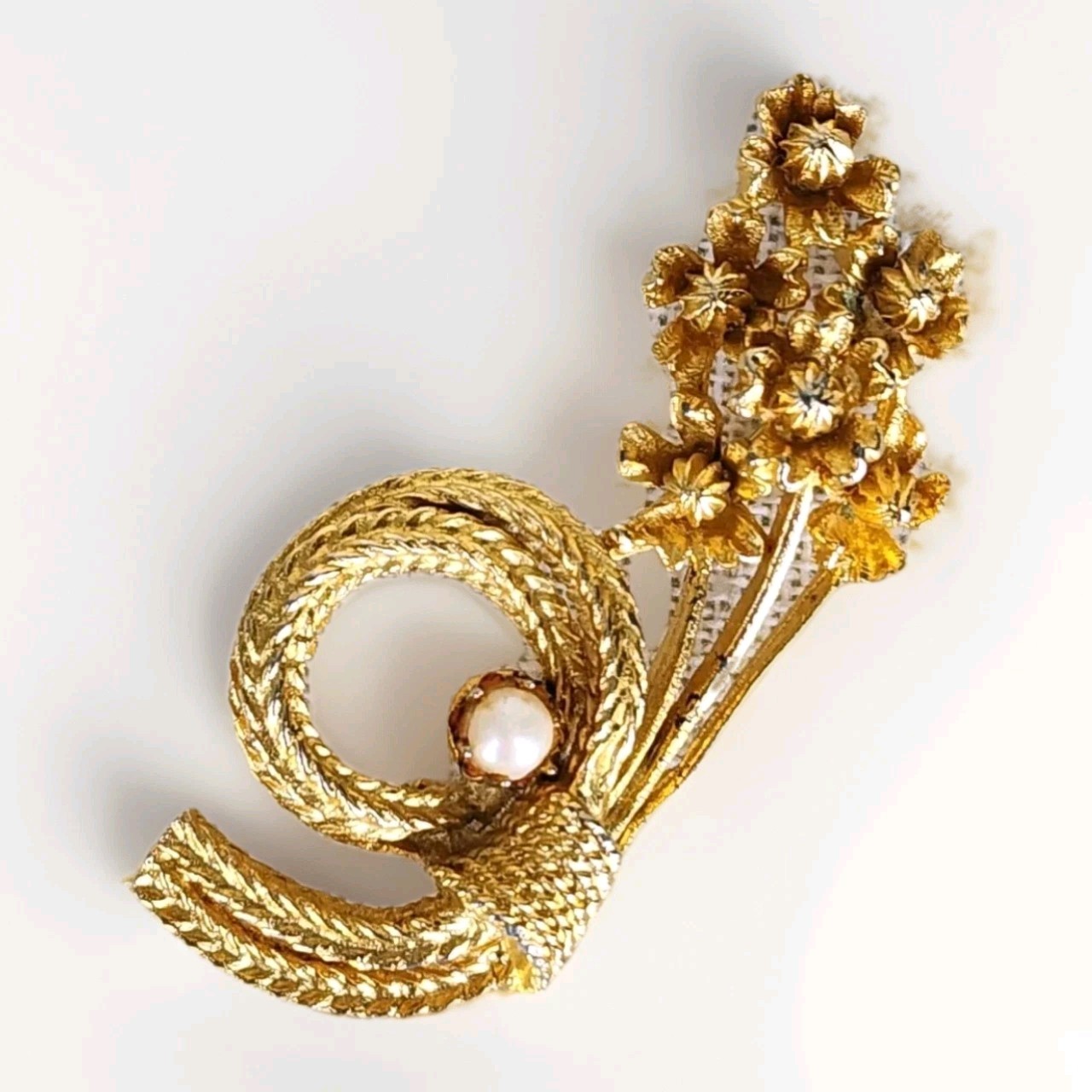 Vintage Gold Tone Brooch Floral Bouquet Prong Set Faux Pearl Pin Romantic Classy