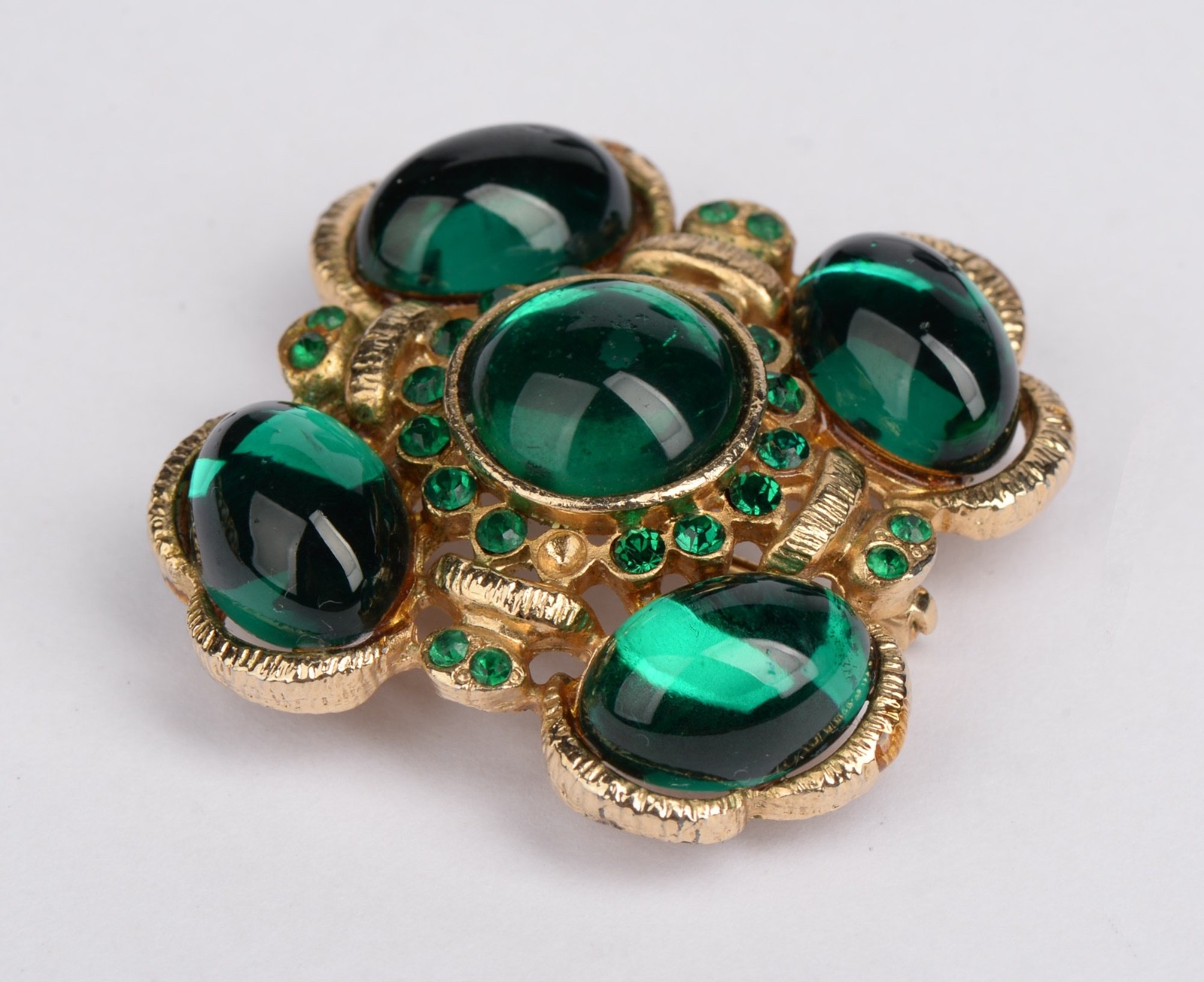 Vintage Gold Tone Green Red Rhinestone Christmas Tree Brooch Pin 2.06″