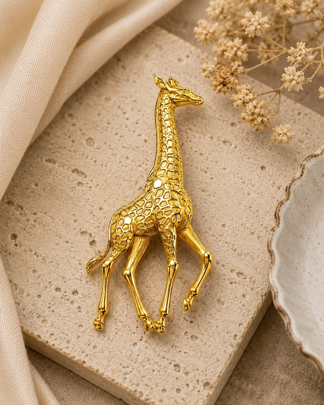 JJ Jonette Gold Tone Giraffe Brooch Pin 3” Animal Safari Jewelry Vintage
