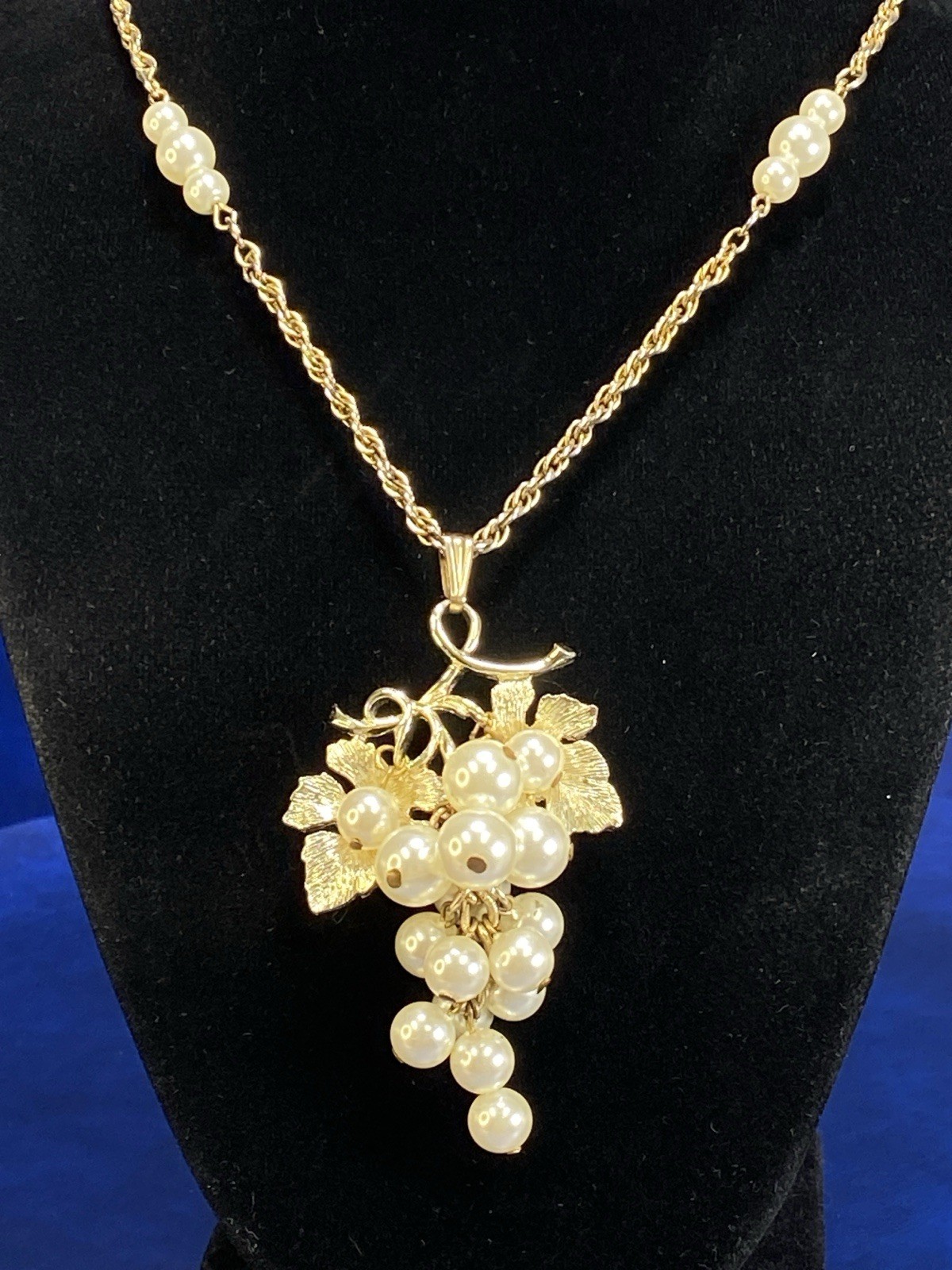 Vtg Judy Lee Faux Pearl Combo Brooch Pendant Necklace Bunch of Grapes Cluster