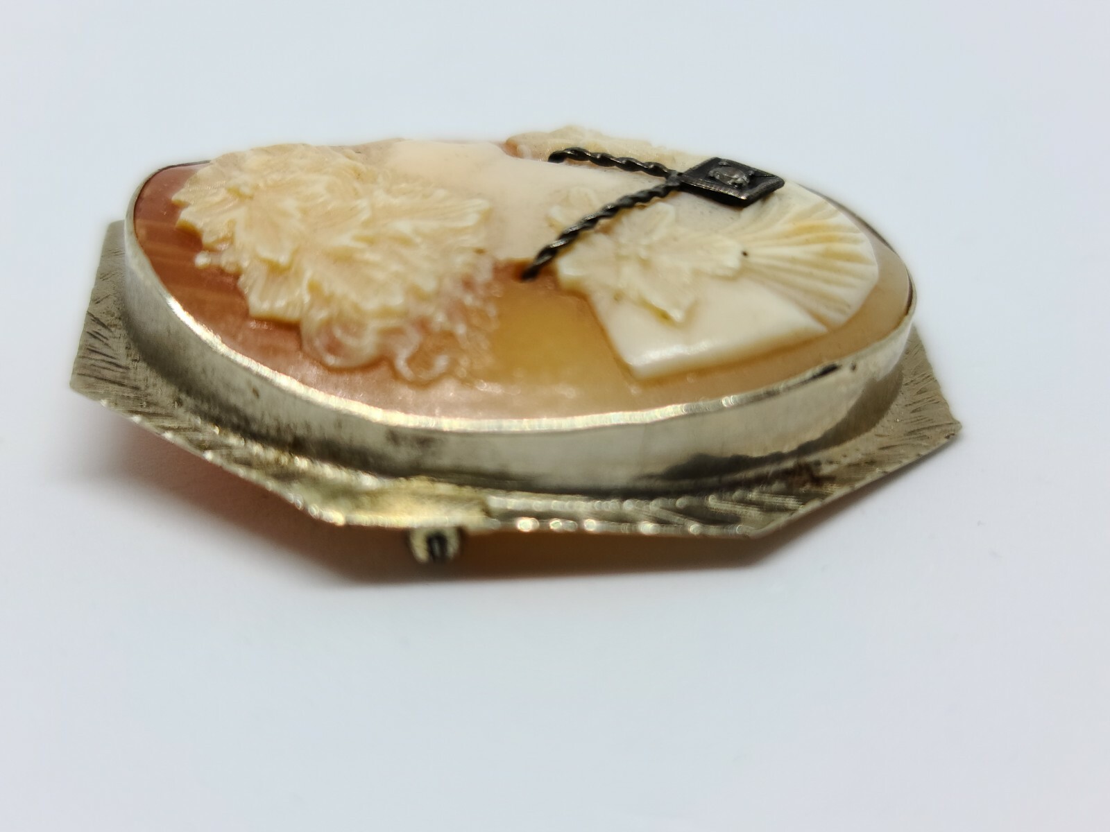 Vintage 14K Yellowish White Gold Cameo Brooch Lady Wearing Diamond Necklace