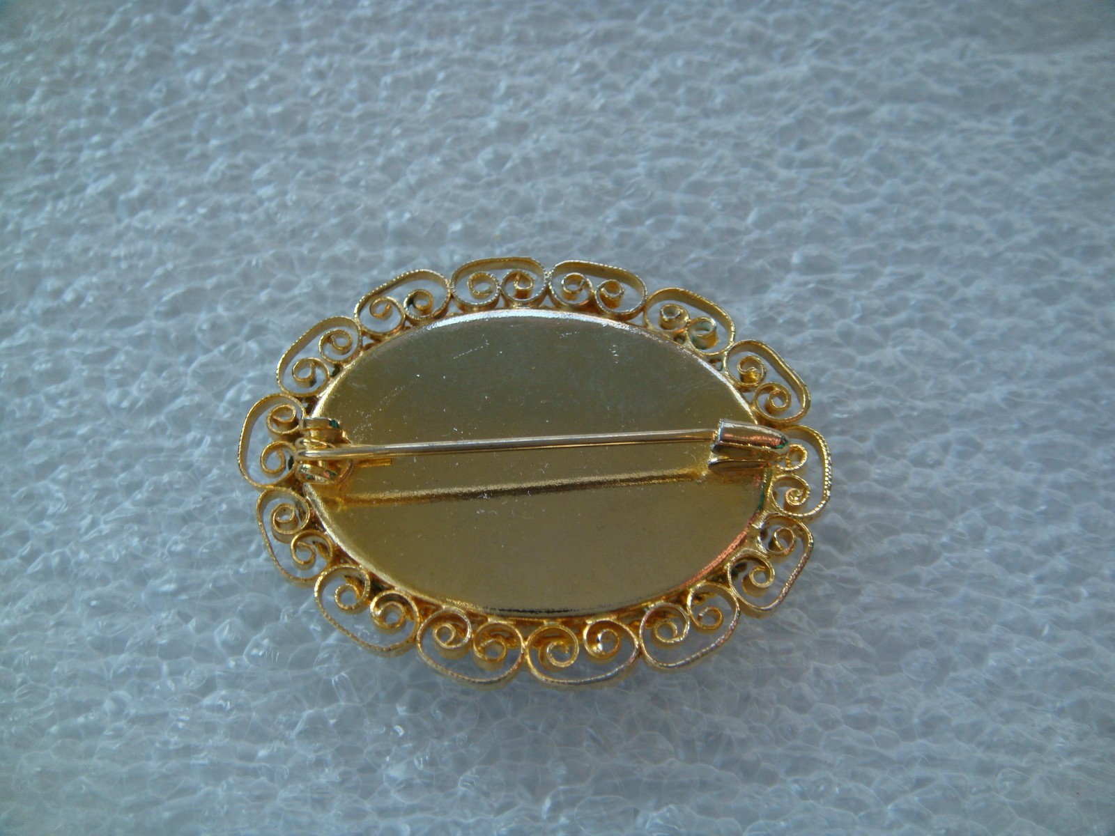 Banded Agate Stone Gold Tone Brooch Pin 1 3/4 Inch