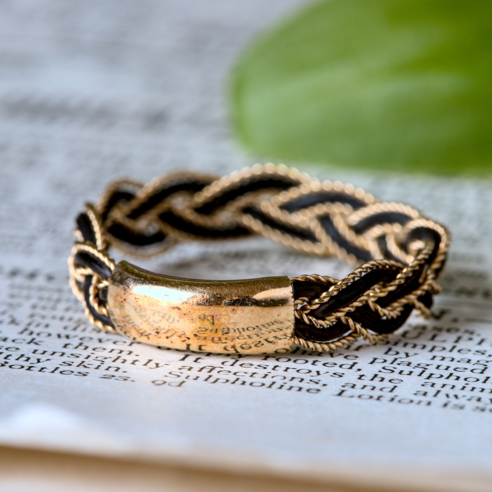 ANTIQUE VICTORIAN ENGLISH GRAND TOUR 9K GOLD WOVEN WEAVE BAND RING c1870