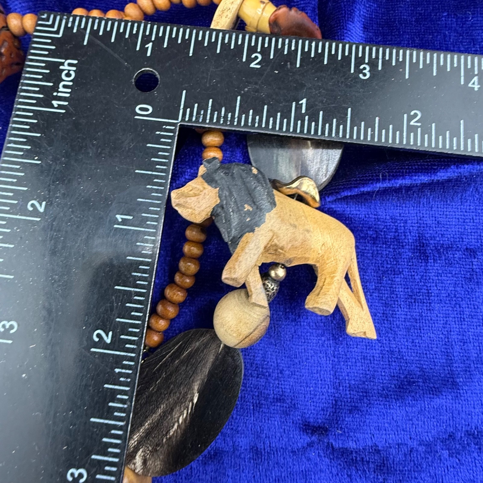 Vintage Wood Carved Necklace Safari Jungle Giraffe Elephant Lion 36”