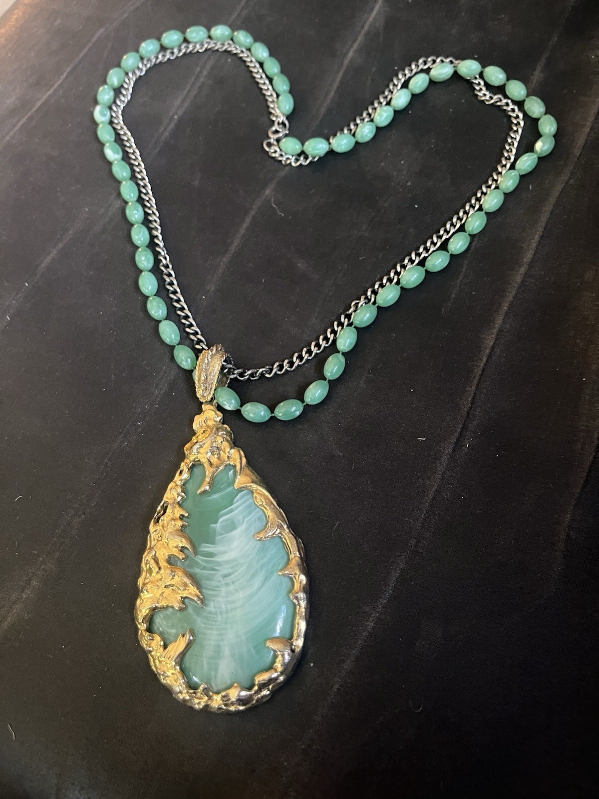 Vtg 1960s Brutalist MCM Love Witch NECKLACE Emerald Tone Lucite Gold Pendant