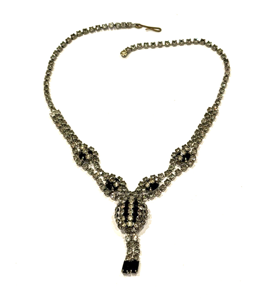 VINTAGE ART DECO CRYSTAL BLACK CLEAR RHINESTONE Y-DROP PENDANT 16″ NECKLACE EUC