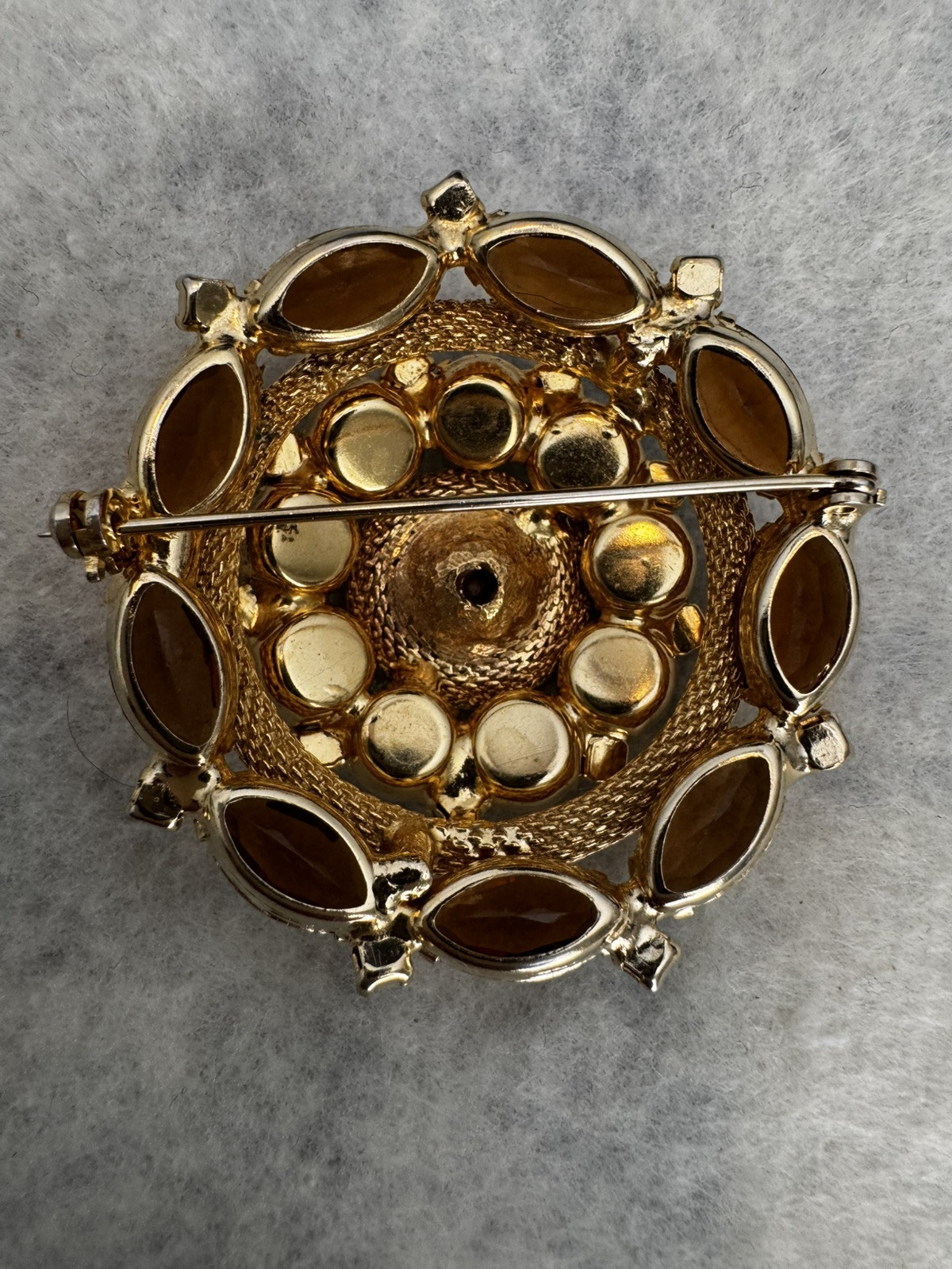 RARE! FRENCH GRIPOIX STYLE MOGUL DESIGN Gold Tone Statement Brooch Multifaceted