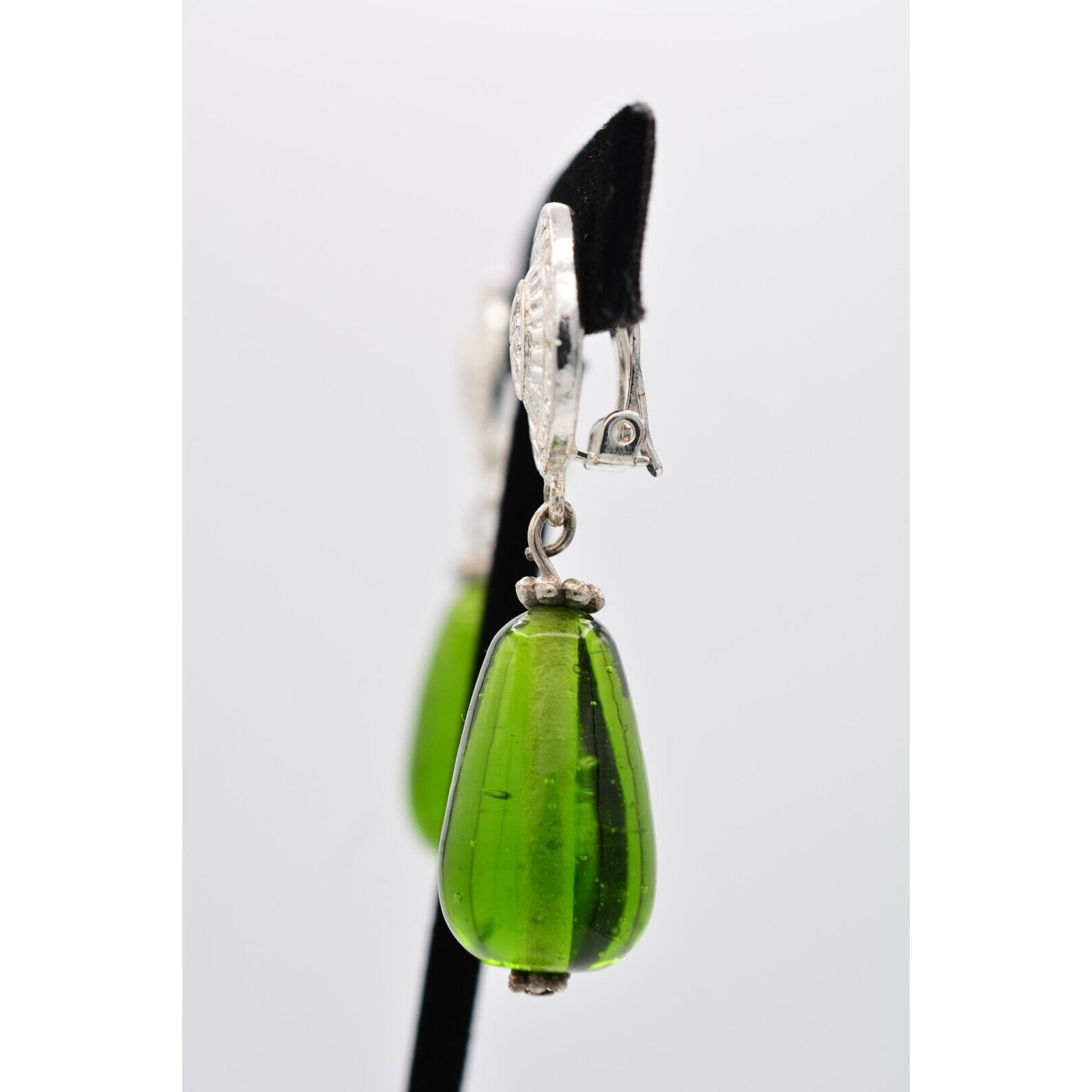 Vintage Dangle Clip On Earrings Green Glass Drop Silver Tone Chunky 1990s BinAK
