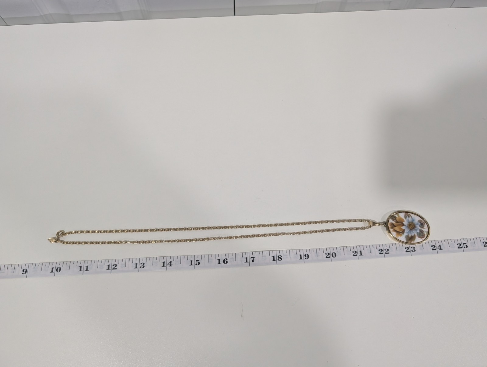 Vintage 1978 Sarah Coventry Spring Bouquet Gold Tone Flower Pendant Necklace