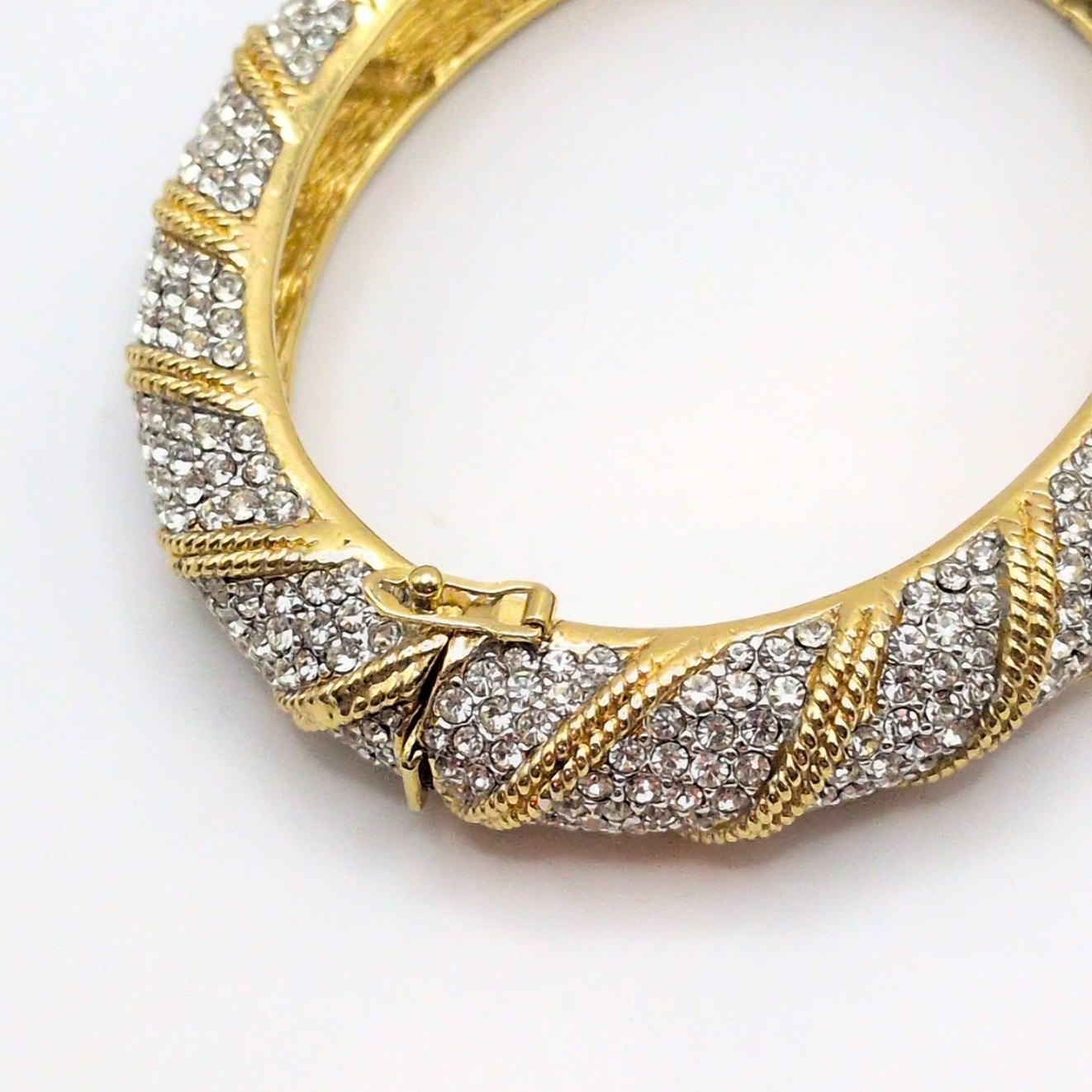 Ciner Signed Gold Tone Pave Rhinestone Crystal Hinge Clamp Bracelet 7.25in