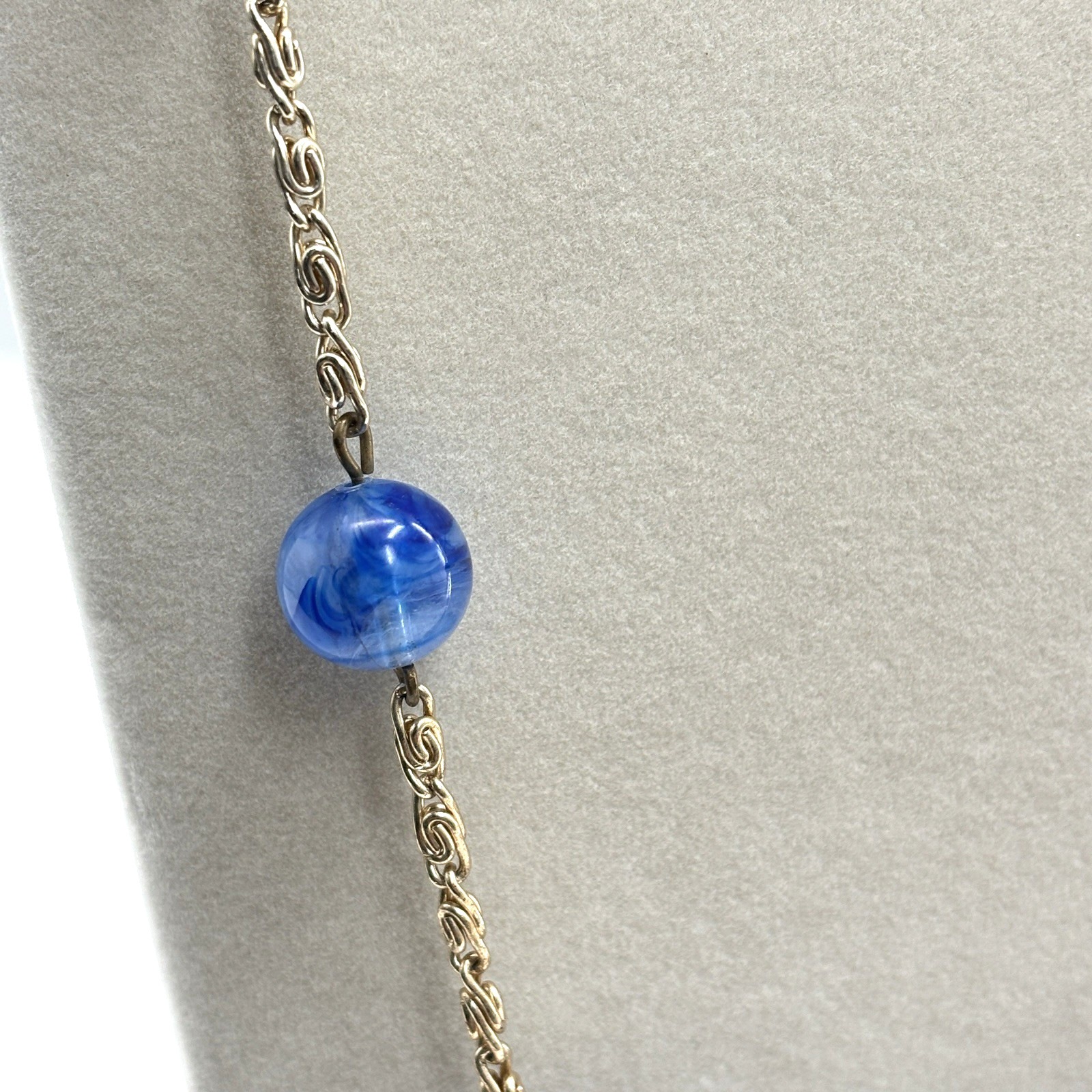 VTG Necklace Gold Tone Blue Marbled Beads 26″ Modern Art Nouveau Style