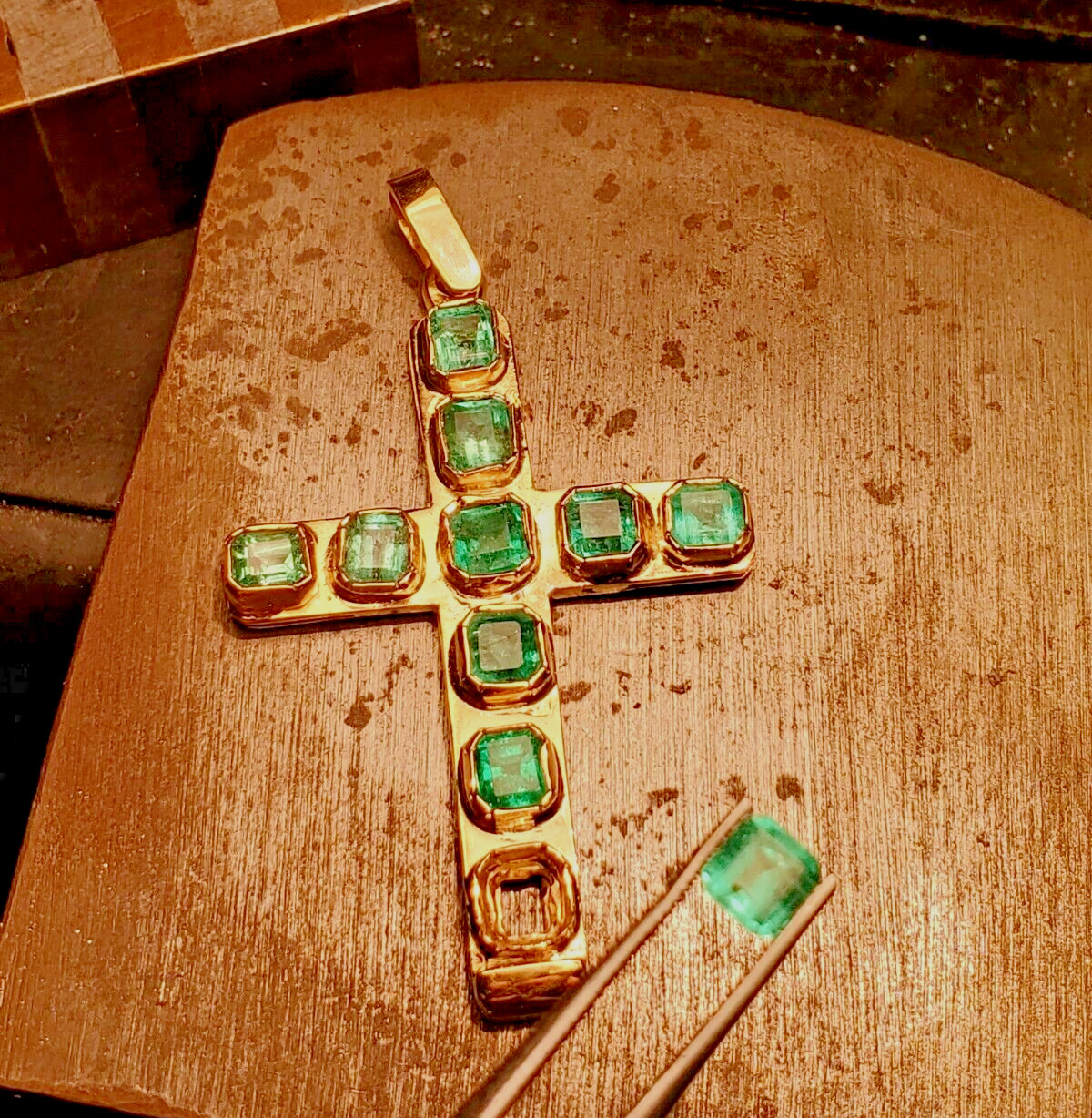 Original EARTH MINED EMERALD Deco Cross Pendant Elegant SOLID 18K GOLD Medallion