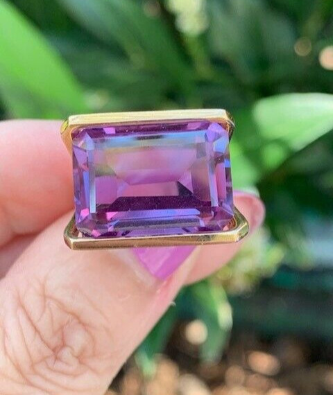 VINTAGE 14K GOLD HUGE EAST WEST TENSION SET PURPLE COLOR CHANGE SAPPHIRE RING