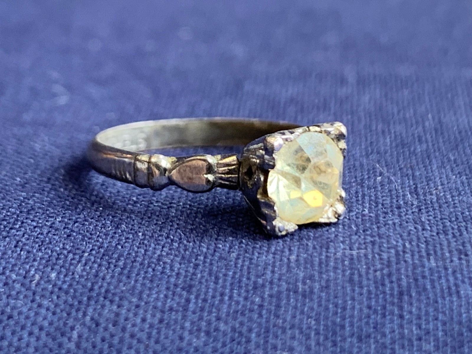 Vtg Sterling Silver Childs Ring 1g Fine Jewelry Size 1.75 Tinted Stone *READ*