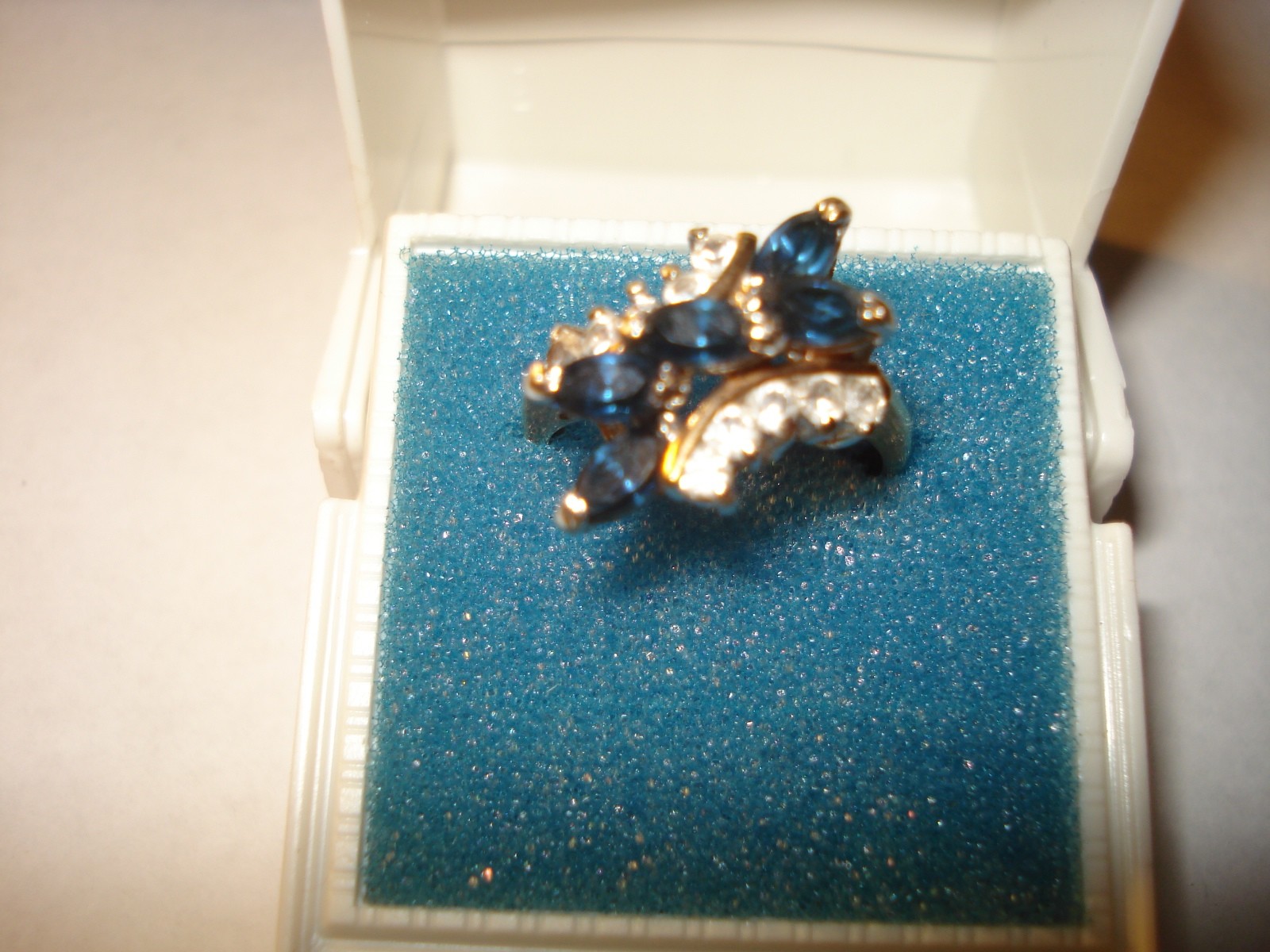 Vintage Womens Cluster Prong Set Blue White Stones Ring DAC