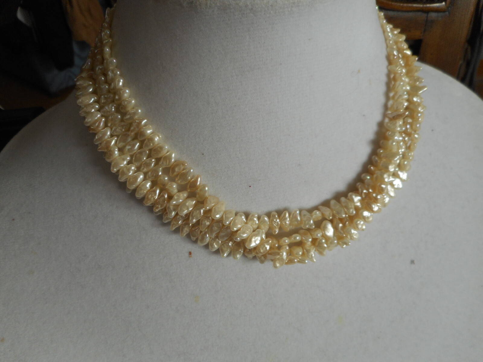 Vintage stunning METALL faux pearls sterling clasp safety chain necklace