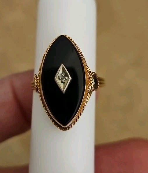 Vintage 80s Art Deco Marquise Onyx Diamond Ring