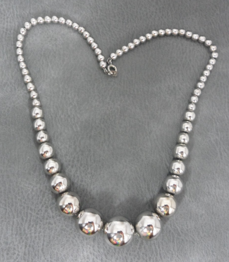 Vintage Beaded Necklace Silver Tone Metal Spheres Granny Cottage Core Retro 18″
