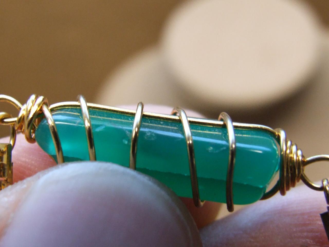 Vintage 80s Goldtone Wire Wrap Caged Agate Quartz Gemstone Box Link Necklace 30″