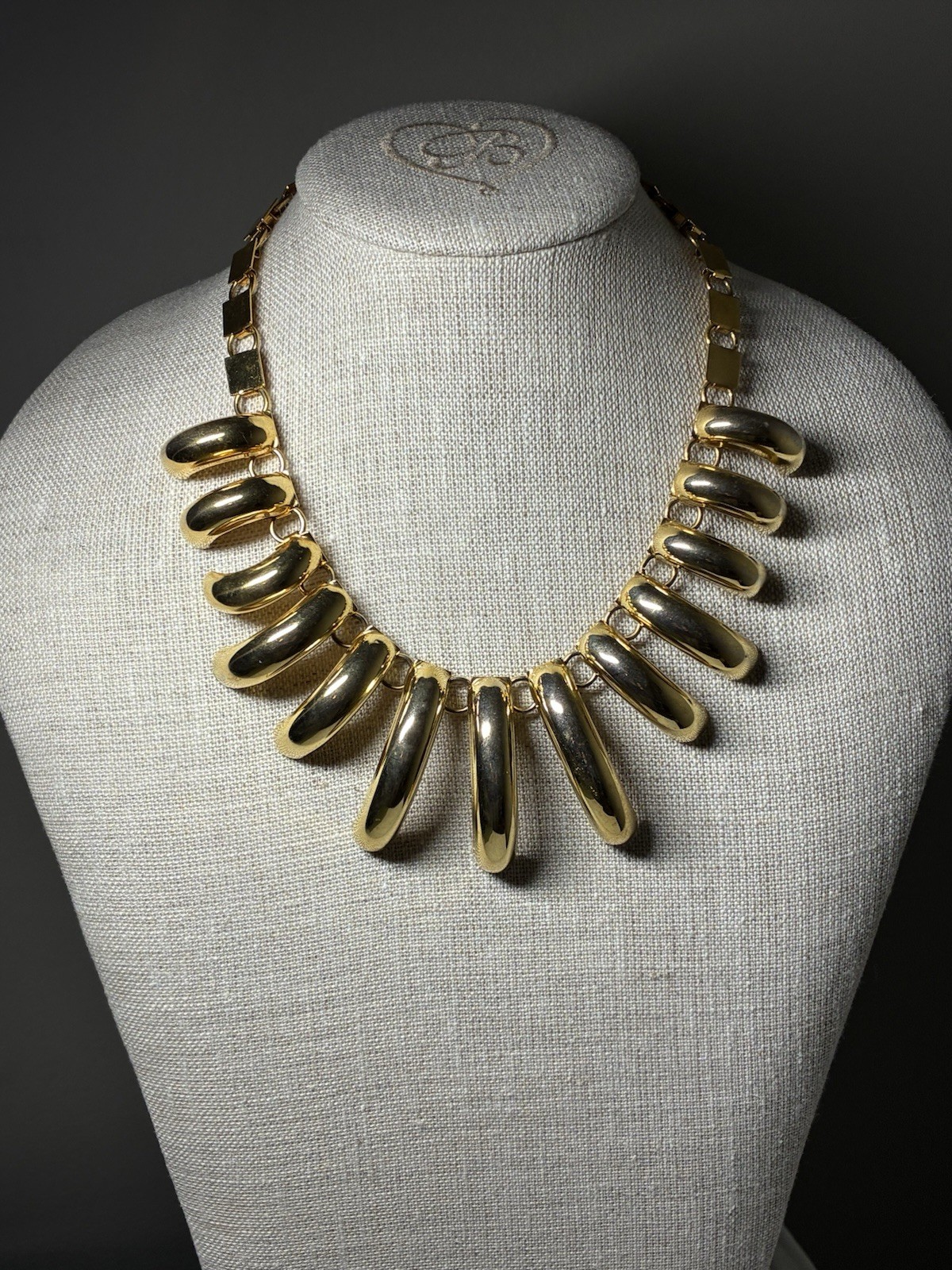 Vintage Gold Tone Cleopatra Fringe Bib Collar Necklace Mod Chunky Statement Hook