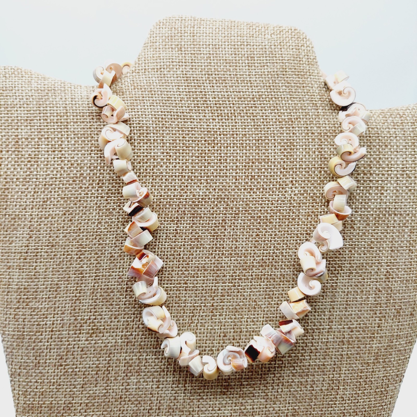 Natural Shell Beaded Necklace Choker