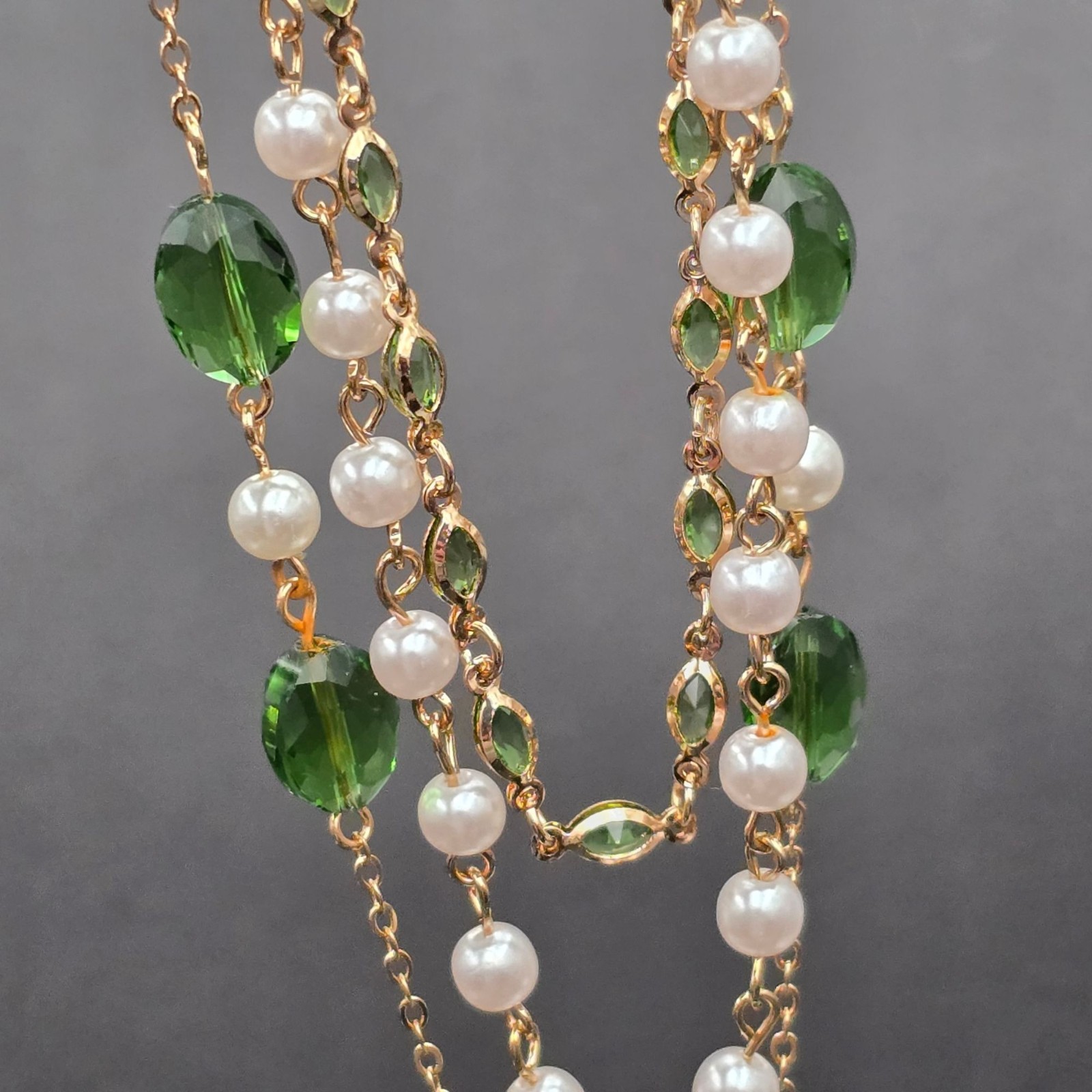 Vintage Multi Strand Green Glass Faux Pearl Layered Necklace 16″ 3 Layered Tier