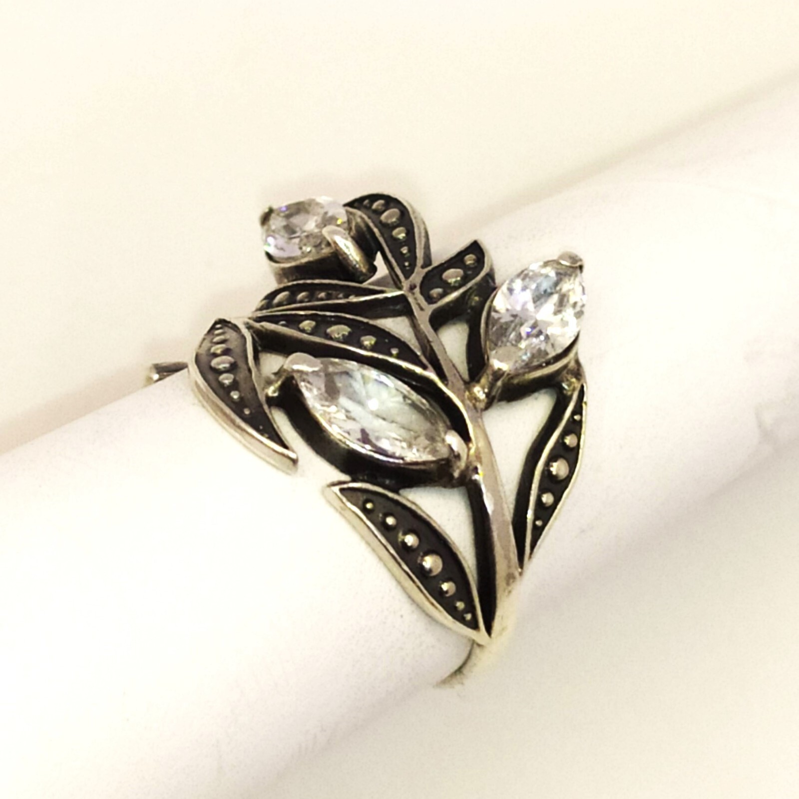 Vintage Luxury RING Silver 925 with Bright Stones -size: 8.25US (18.5mm) | #59