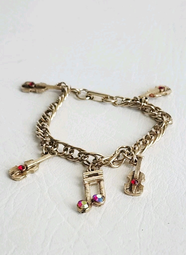 Vintage Musical Violin Instruments Charm Bracelet Gold Tone Rhinestone Notes 7″